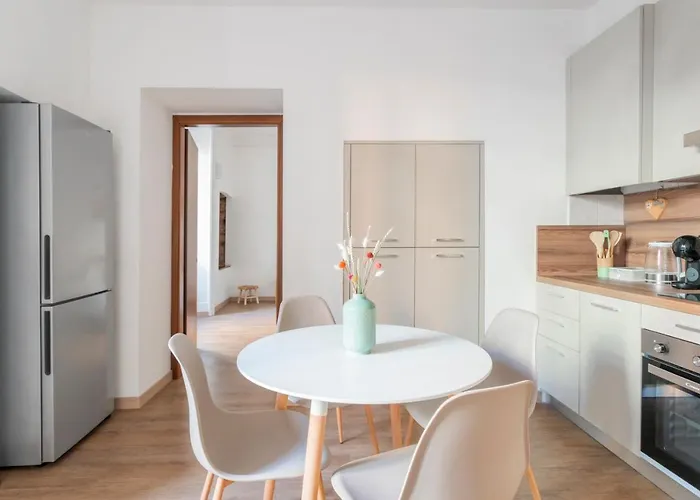 Daire San Lazzaro House - *